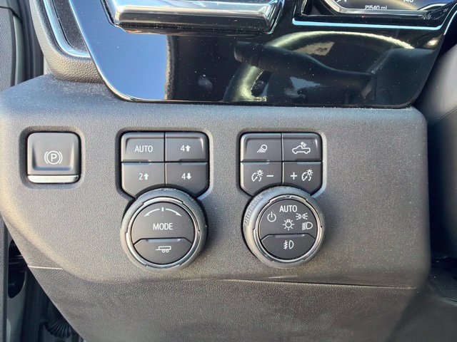 Used 2025 Chevrolet Silverado 1500 High Country w/ High Country Premium Package AWD/4WD image 31