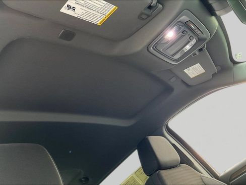 Used 2024 Chevrolet Silverado 1500 LT AWD/4WD image 32