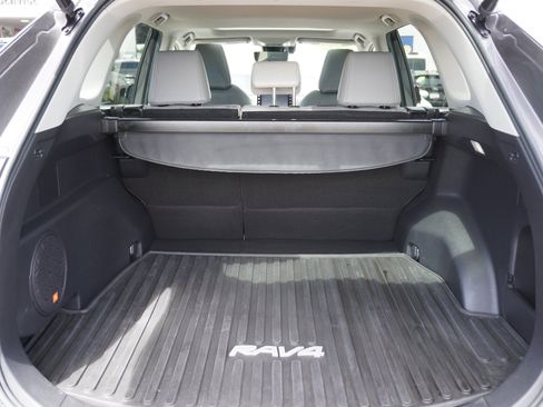 Used 2022 Toyota RAV4 XLE Premium AWD/4WD image 11