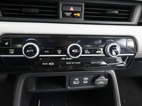 Used 2023 Honda Pilot EX-L image 11