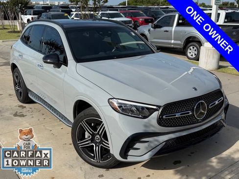 Used 2025 Mercedes-Benz GLC 300 4MATIC image 3
