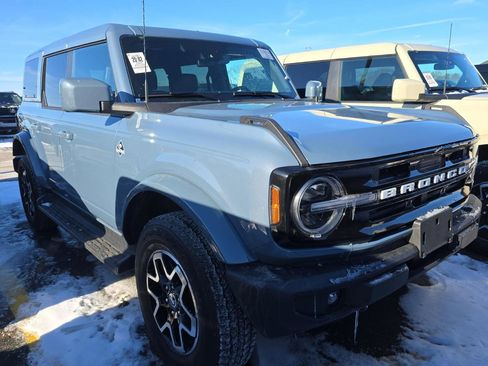 Used 2025 Ford Bronco Outer Banks image 3