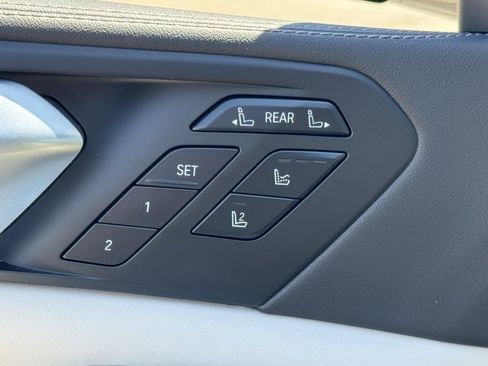 Certified 2023 BMW X7 M60i w/ Executive Package image 19