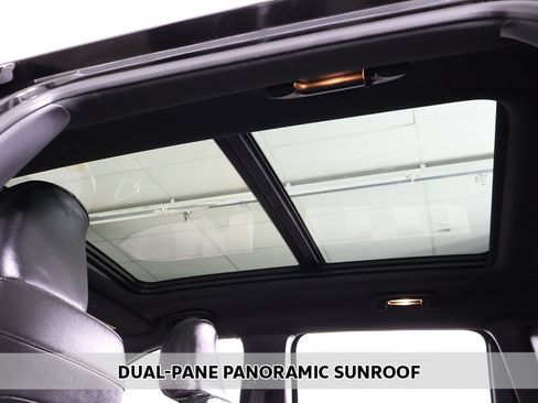 Used 2024 Jeep Compass Limited w/ Sun and Sound Group AWD/4WD image 3