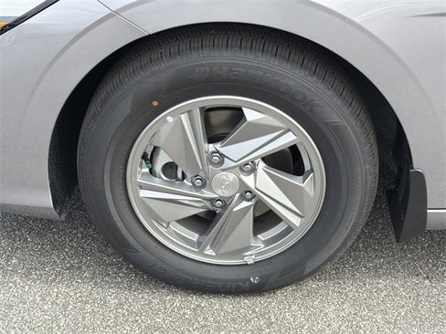 New 2026 Hyundai Elantra SE image 11