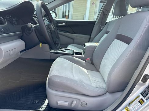 Used 2013 Toyota Camry LE FWD image 28