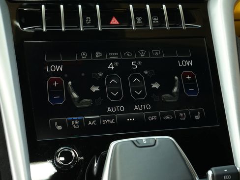 Used 2023 Lamborghini Urus S image 19