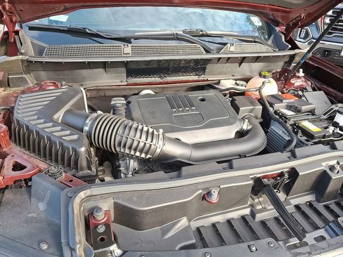 Certified 2023 GMC Acadia SLE image 28