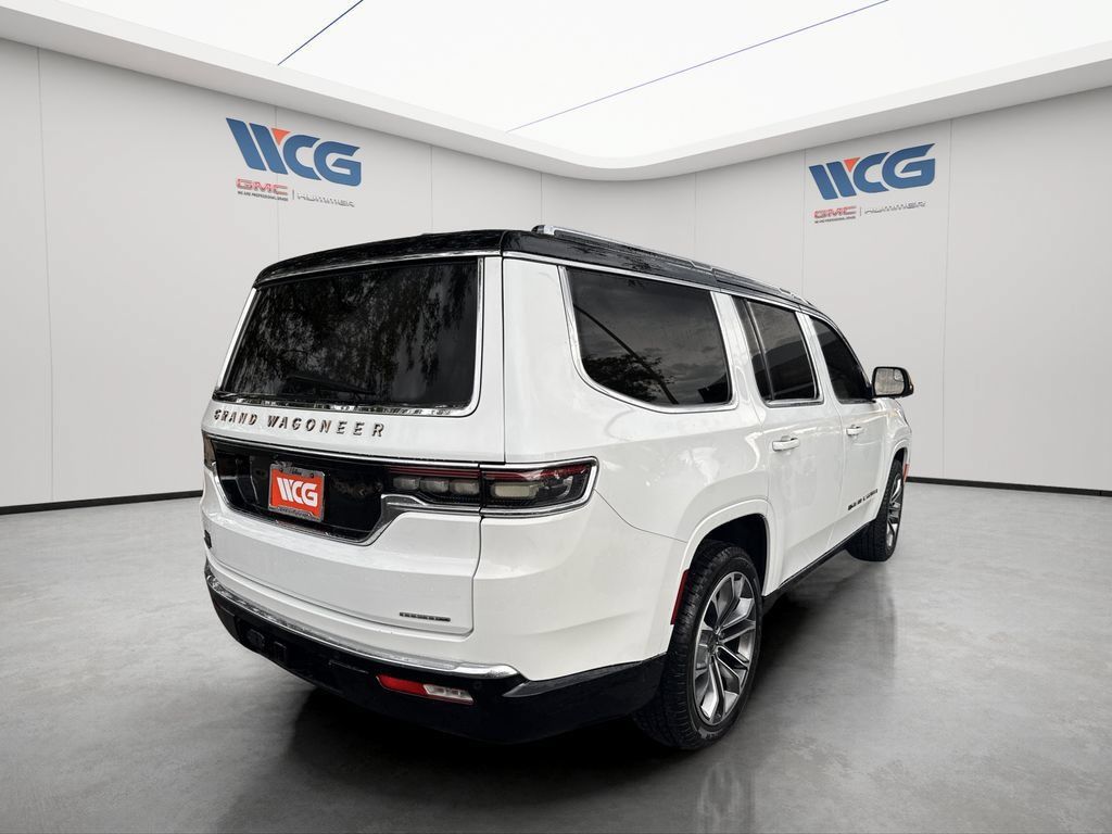 Used 2023 Jeep Grand Wagoneer Series III AWD/4WD image 3
