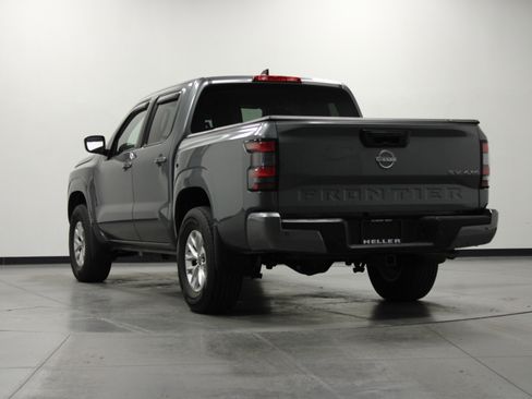 Used 2024 Nissan Frontier SV w/ Technology Package AWD/4WD image 6
