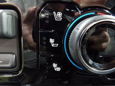 Used 2024 Chevrolet Silverado 1500 ZR2 image 62