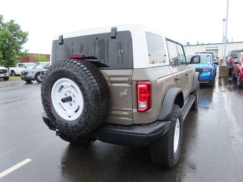 New 2026 Ford Bronco Heritage Edition AWD/4WD image 4