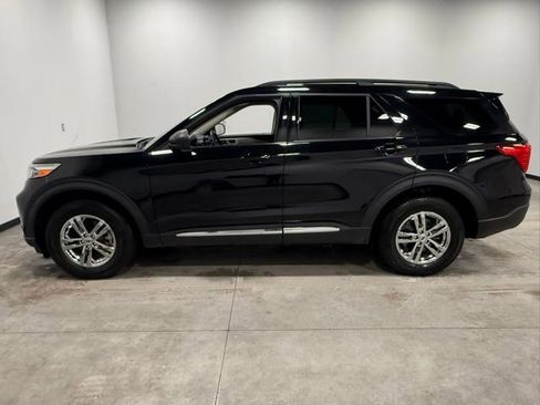 Certified 2022 Ford Explorer XLT w/ Equipment Group 202A image 9
