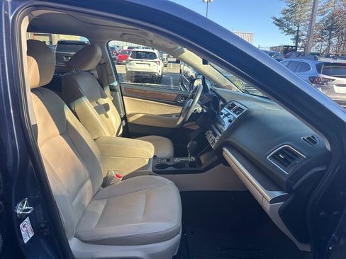 Used 2017 Subaru Outback 2.5i Limited image 12