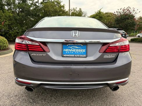 Used 2017 Honda Accord Sport Special Edition image 36