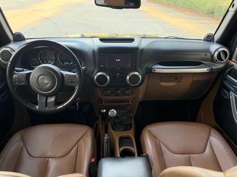 Used 2013 Jeep Wrangler Unlimited Sahara w/ Dual Top Group image 28