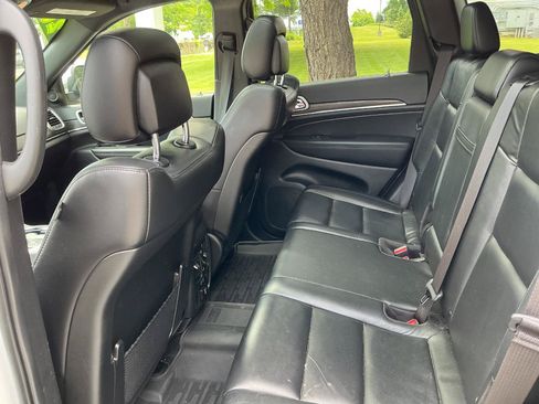 Used 2021 Jeep Grand Cherokee Limited w/ Sun & Sound Group AWD/4WD image 13