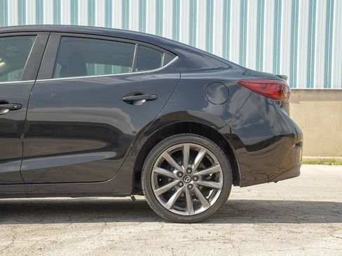 Used 2018 MAZDA MAZDA3 Touring FWD image 12