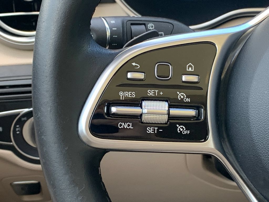 Used 2021 Mercedes-Benz GLC 300 image 11