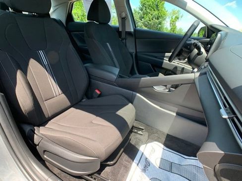Used 2024 Hyundai Elantra SEL FWD image 24