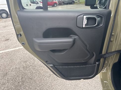 New 2025 Jeep Gladiator Sport image 41