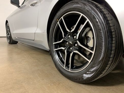 Used 2018 Ford Mustang Premium image 15