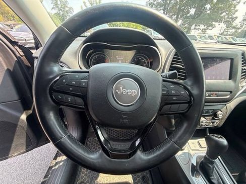 Used 2019 Jeep Cherokee Latitude Plus AWD/4WD image 11