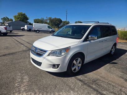 Used 2011 Volkswagen Routan SEL Premium