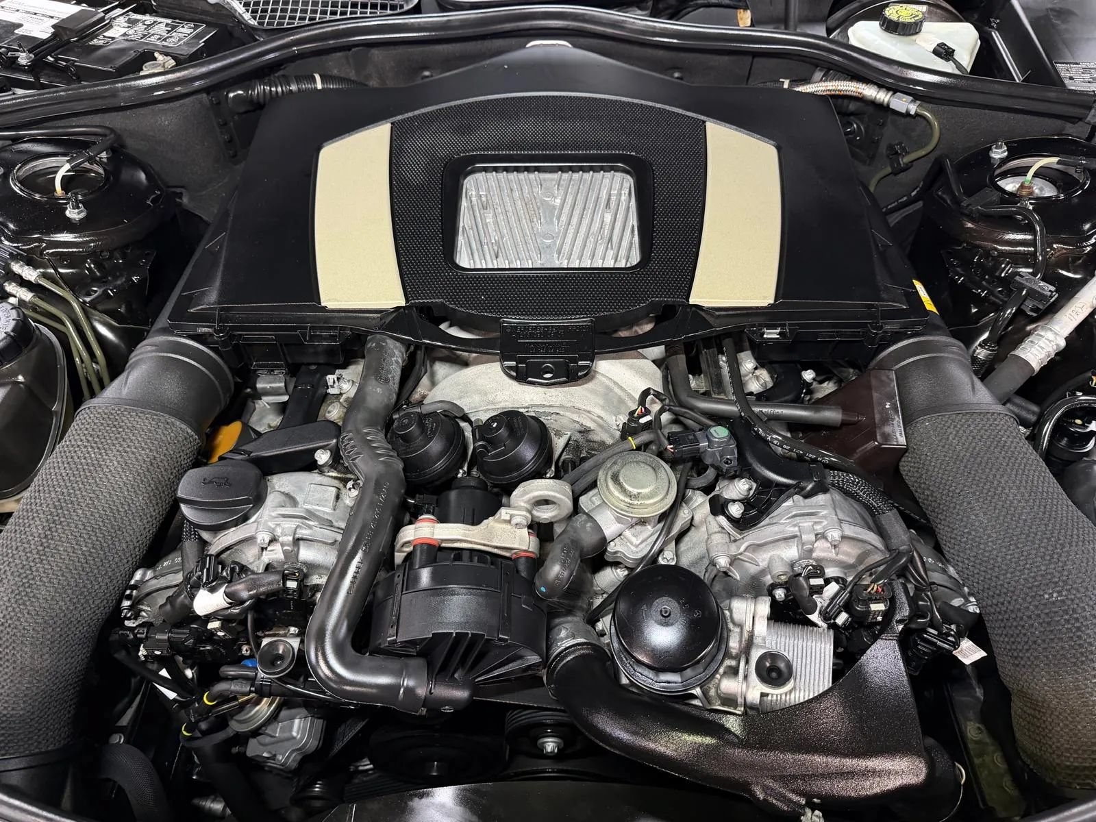 Used 2010 Mercedes-Benz S 550 4MATIC image 11