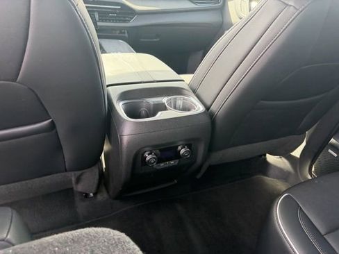 Used 2025 Buick Enclave Preferred image 14