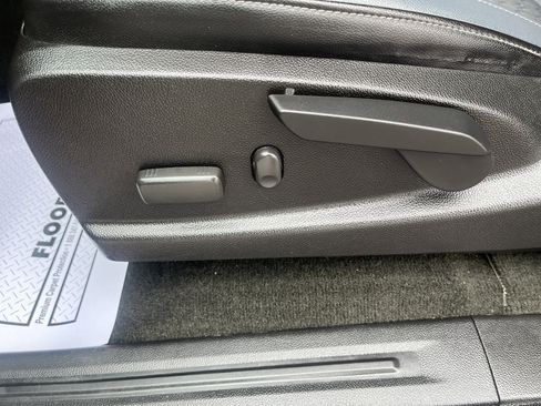 Used 2016 Chevrolet Colorado Z71 image 12