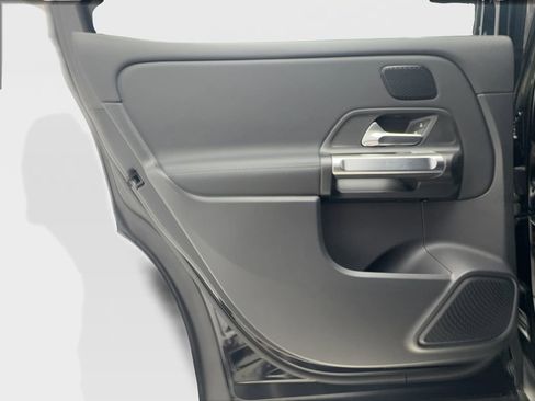 Used 2025 Mercedes-Benz EQB 250+ image 28