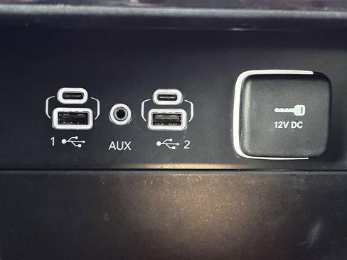 Certified 2023 Jeep Grand Cherokee Limited w/ Black Appearance Package image 34