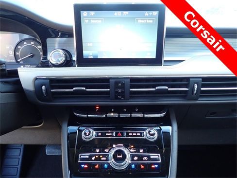 Used 2021 Lincoln Corsair AWD w/ Premium Package image 31