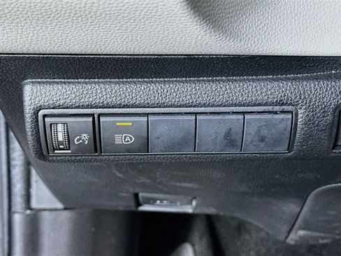 Used 2021 Toyota Corolla LE w/ LE Convenience Package FWD image 17
