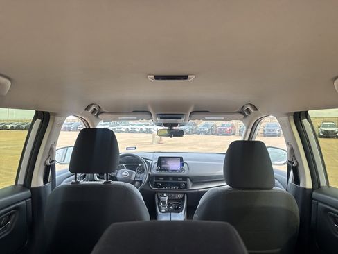 Certified 2025 Nissan Rogue SV image 34