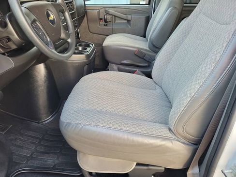 Used 2025 Chevrolet Express 3500 LT w/ LT Preferred Equipment Group RWD image 18