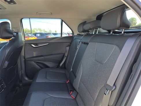 Certified 2024 Kia Niro SX image 20
