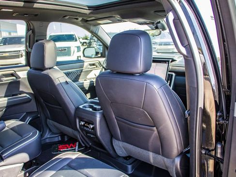 Used 2024 GMC Acadia Denali w/ Super Cruise Package image 19