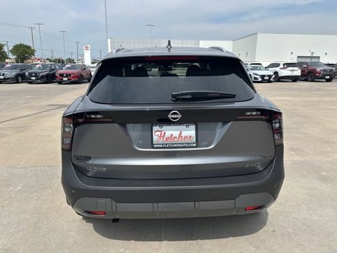 New 2025 Nissan Kicks SV w/ SV Premium Package image 6