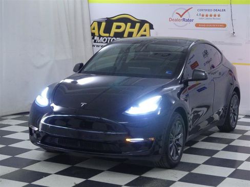 Used 2022 Tesla Model Y Long Range AWD/4WD image 3