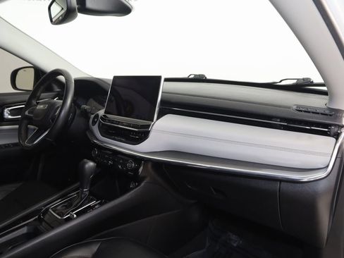 Used 2022 Jeep Compass Limited image 39