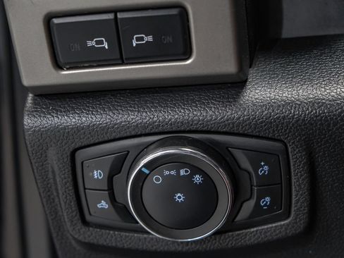 Used 2020 Ford F250 Lariat w/ Lariat Ultimate Package AWD/4WD image 29