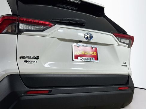 Certified 2021 Toyota RAV4 LE AWD/4WD image 26