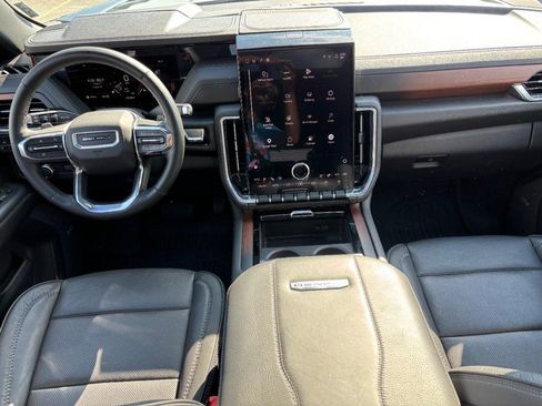 Used 2025 GMC Yukon XL Denali w/ Sun & Power Step Package AWD/4WD image 16