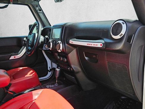 Used 2018 Jeep Wrangler Unlimited Sport AWD/4WD image 17