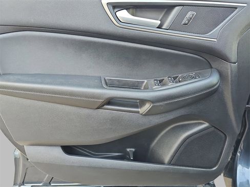 Used 2022 Ford Edge SEL w/ Convenience Package image 27