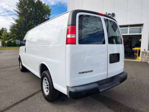 Used 2016 Chevrolet Express 2500 image 12