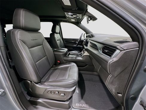 Used 2022 GMC Yukon Denali image 30