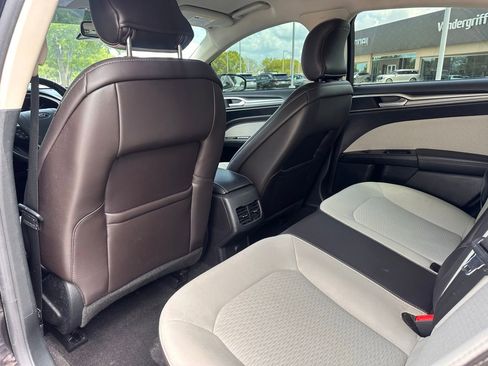 Used 2019 Ford Fusion SE w/ Equipment Group 151A image 16